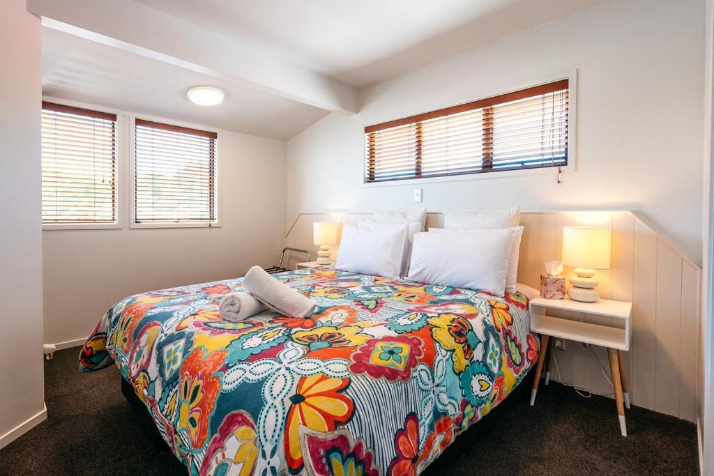 Onetangi Beach Apartments Екстер'єр фото