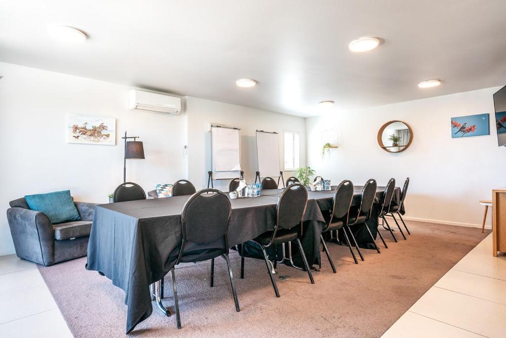 Onetangi Beach Apartments Екстер'єр фото