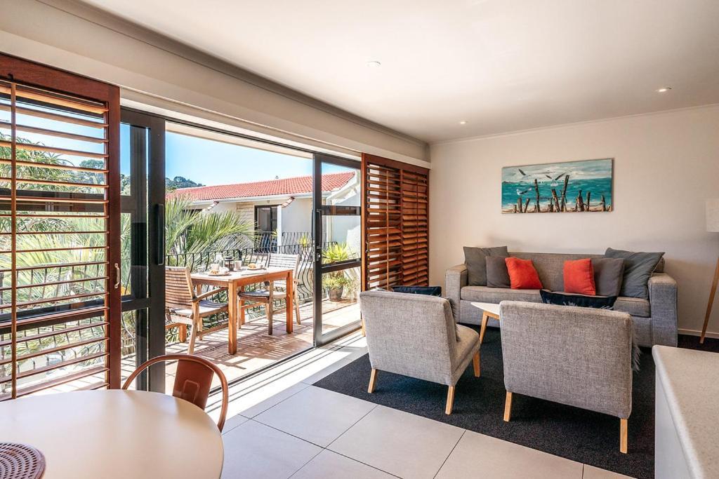 Onetangi Beach Apartments Екстер'єр фото