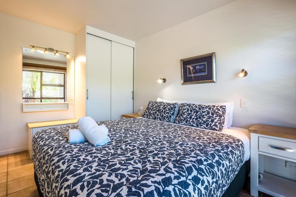 Onetangi Beach Apartments Екстер'єр фото