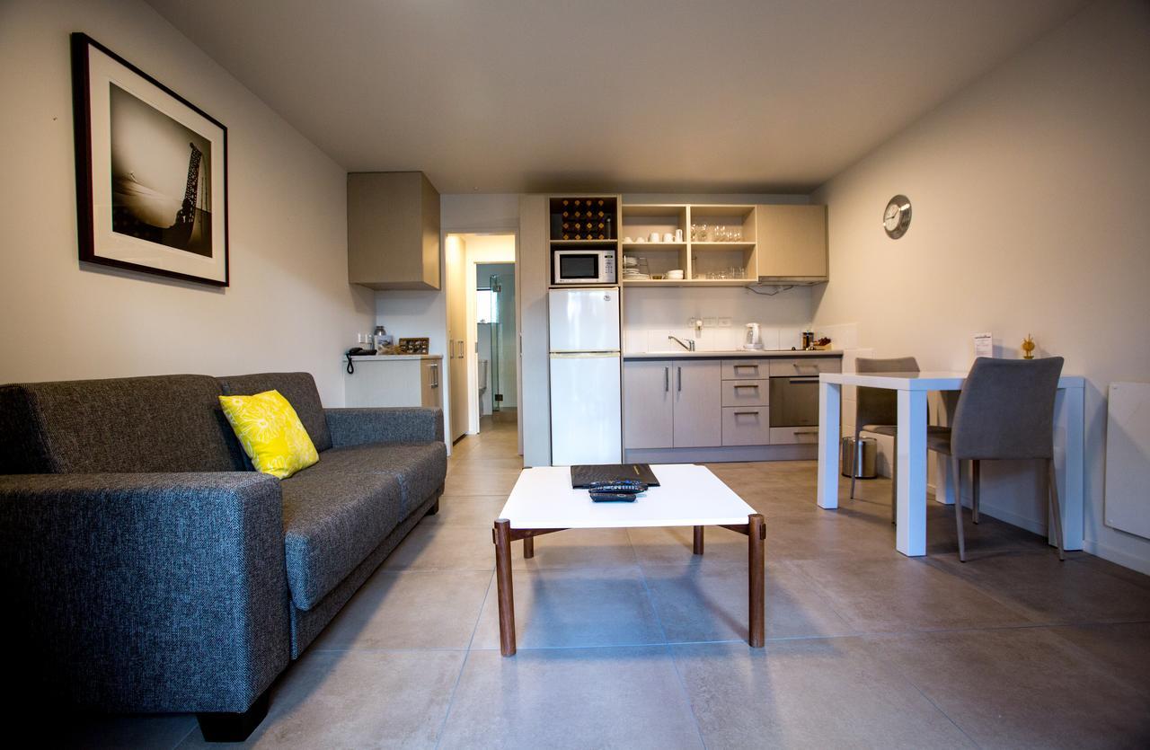 Onetangi Beach Apartments Екстер'єр фото